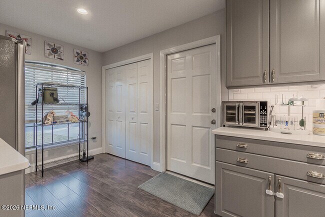 Building Photo - 12041 Wren Hollow Ct