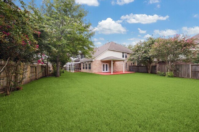 Building Photo - 4422 Roundtree Ln