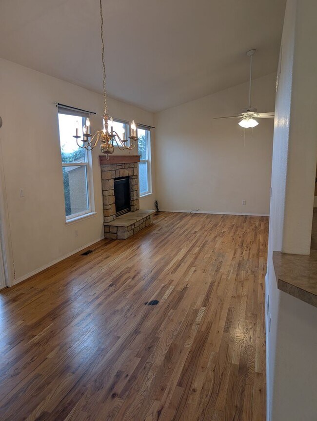 Building Photo - Ranch style home off the beaten path and still close to everything