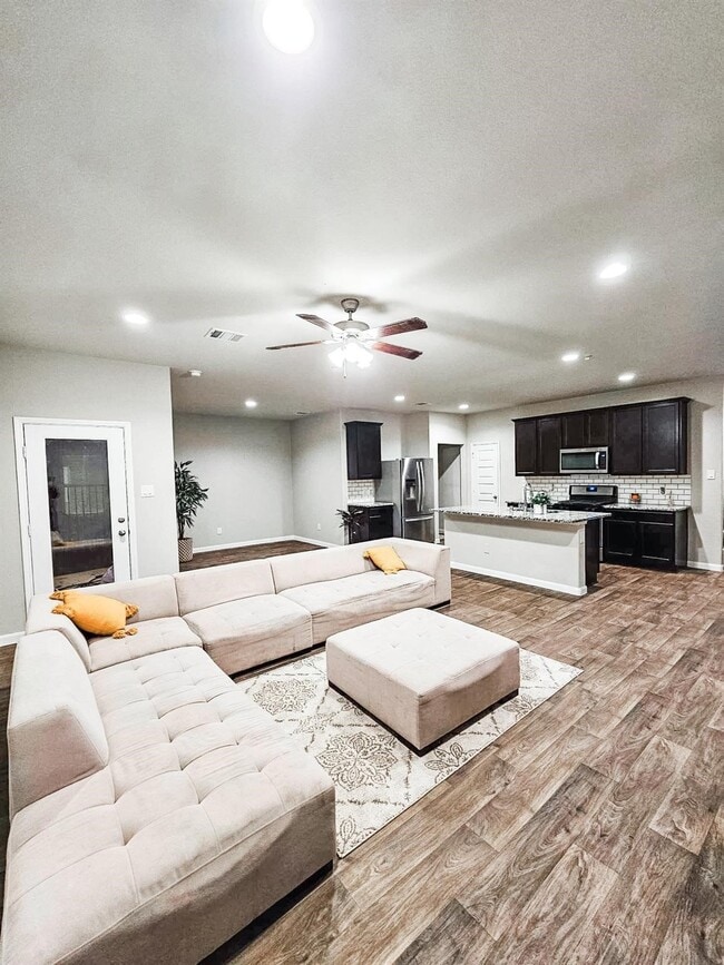 Building Photo - 13114 Leisure Cove Dr