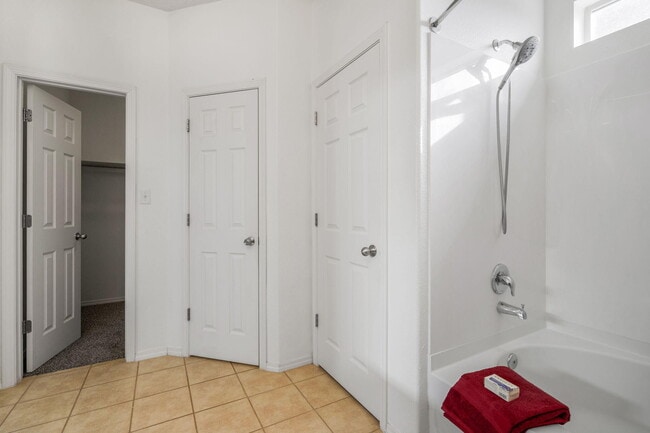 Building Photo - 1143 Desert Sunflower Dr NE