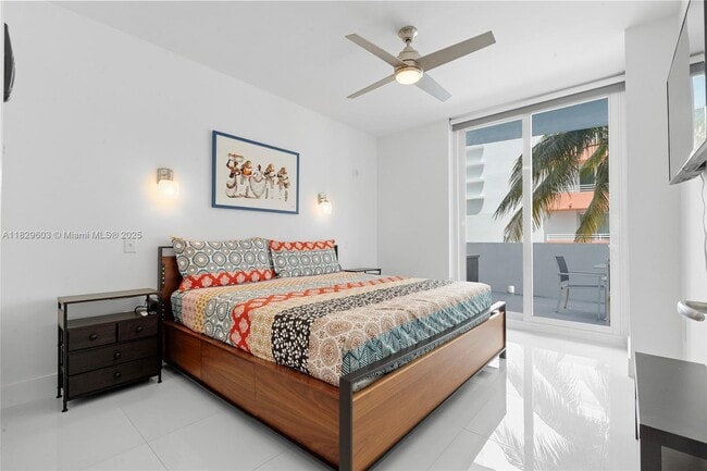 Building Photo - 225 Collins Ave