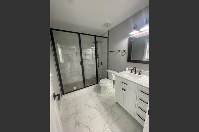 Building Photo - 1500 Starbrook Dr