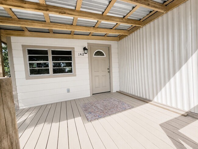 Building Photo - 142 Aspen