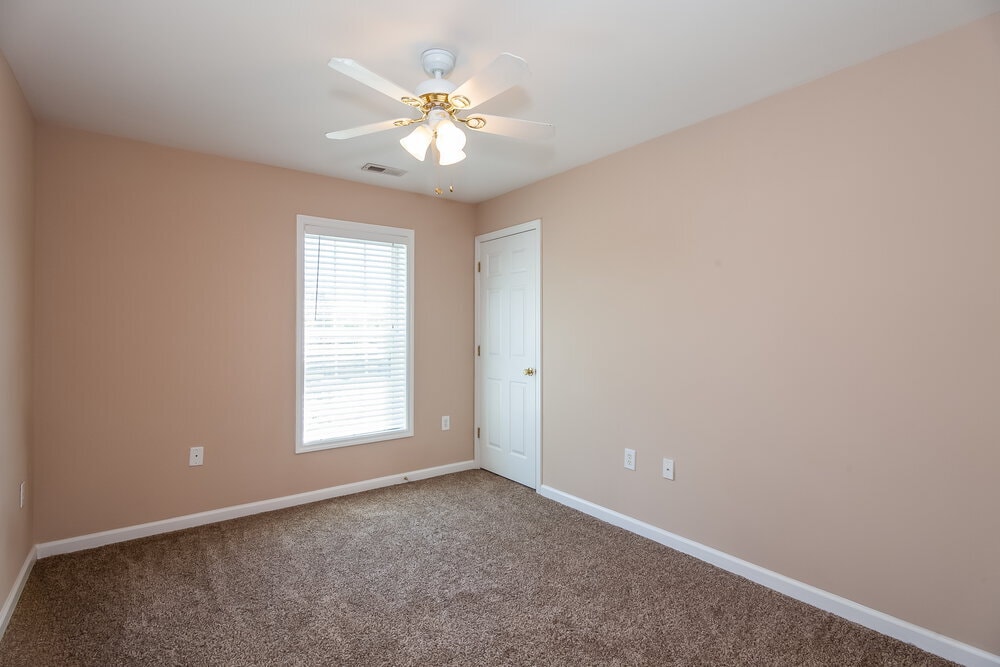 Building Photo - 906 Houston Heights Rd