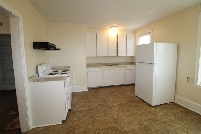 Building Photo - 304 Loring Dr