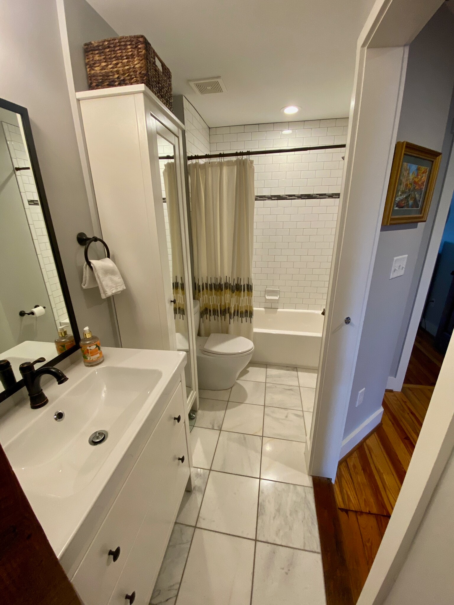 Bathroom 2 - 1406 Andre St