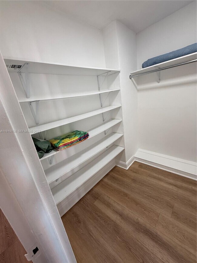 Building Photo - 1255 Collins Ave