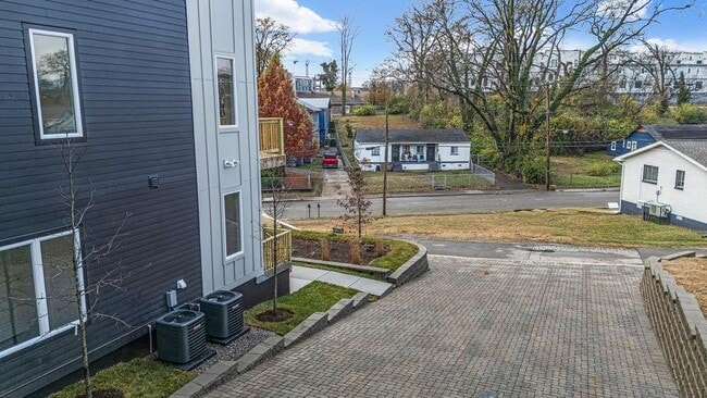 Building Photo - 1244 1st Ave S