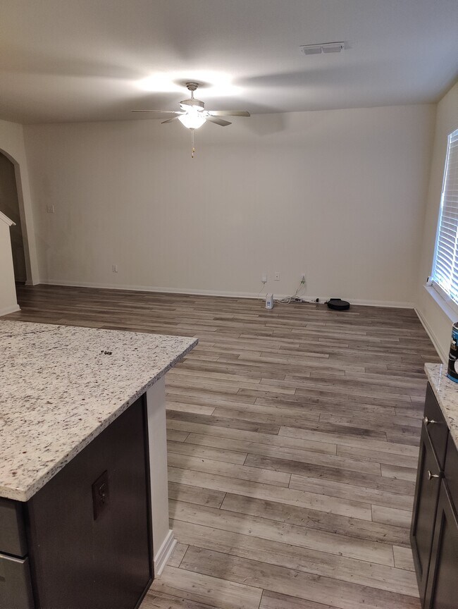 Building Photo - 2038 Wooley Way