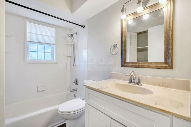 Building Photo - 3325 Breckenridge Ln