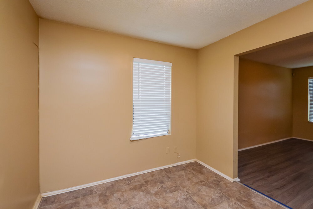 Building Photo - 5438 Farmview Close