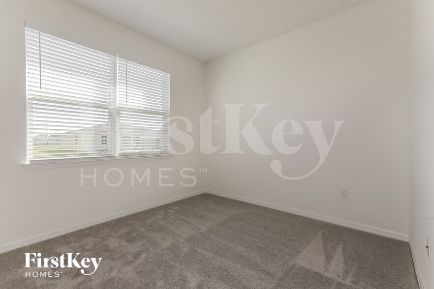 Building Photo - 514 Crown Rose Dr