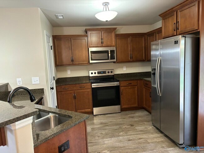 Building Photo - 112 Beaver Brook Pl