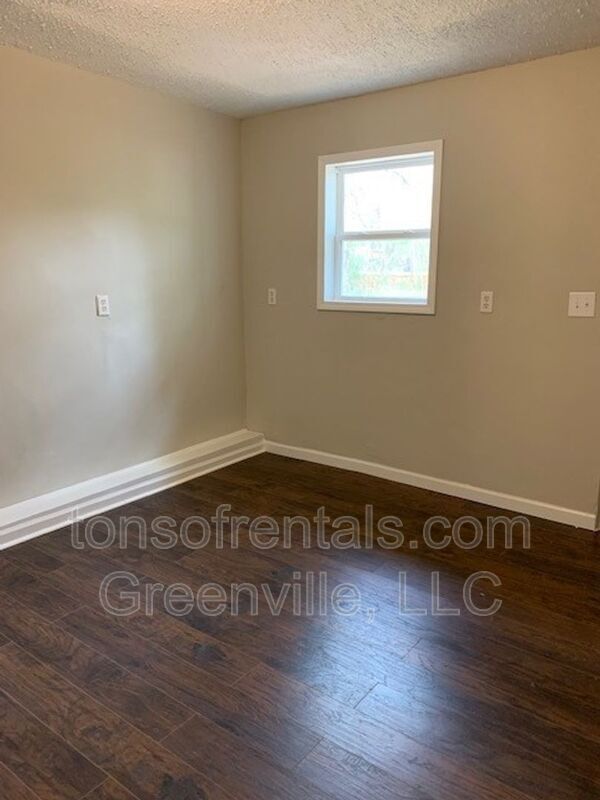 Building Photo - 39 N Haven Dr