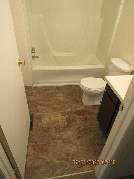 bathroom - 14250 Riverside Dr