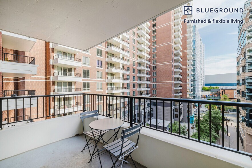 Building Photo - 850 N Randolph St