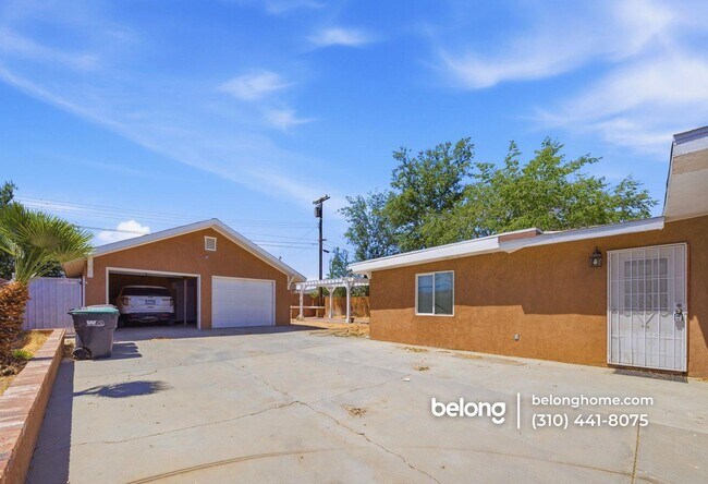 Building Photo - 1626 E Ave Q13