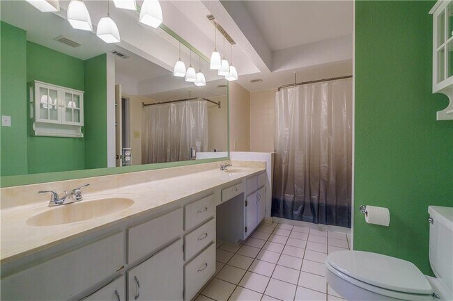 Building Photo - 8200 Neely Dr