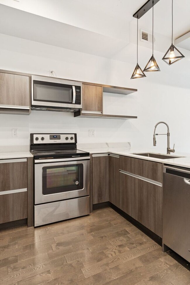 Building Photo - 2028 E Fletcher St