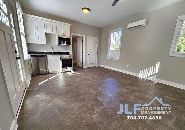 Building Photo - Cute Studio Apartment in Salisbury!