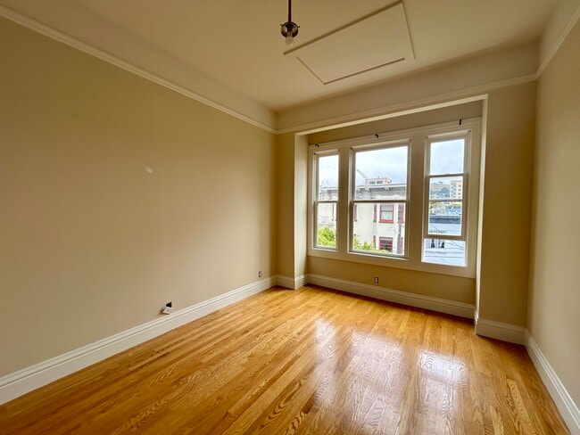 Building Photo - 3220B 23rd St