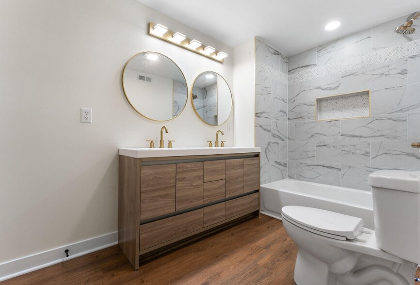 Bathroom 2 - 1956 W 14th Ave