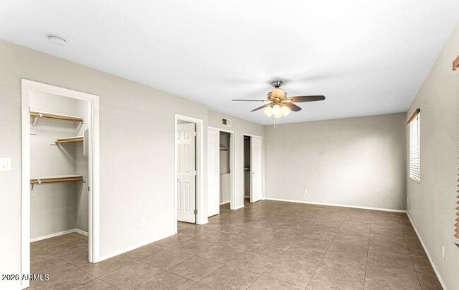 Building Photo - 1702 E Gaylon Dr