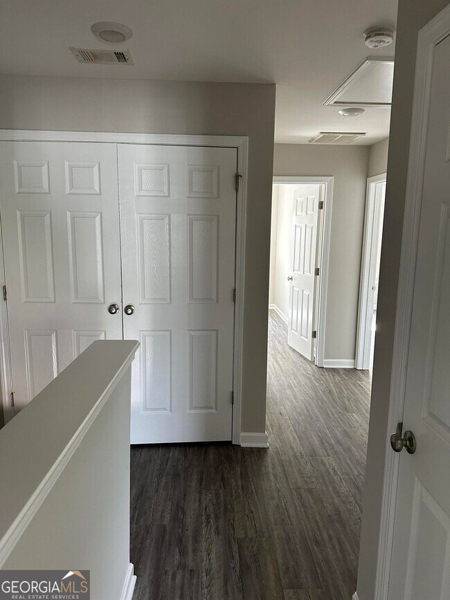 Building Photo - 4454 Pinscher St