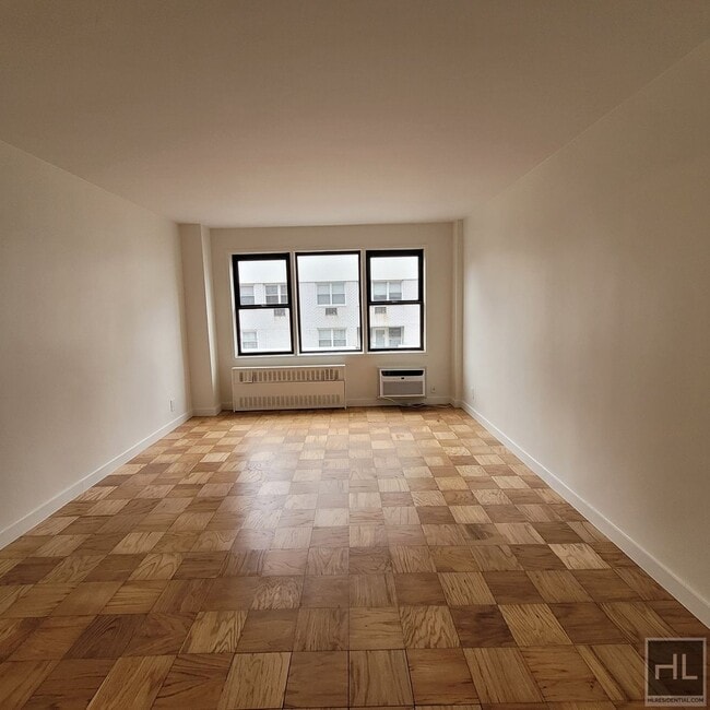 Building Photo - 236 E 36th St