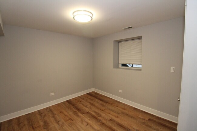 Building Photo - 1411 W Taylor St
