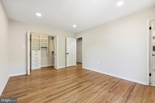 Building Photo - 10841 Deborah Dr