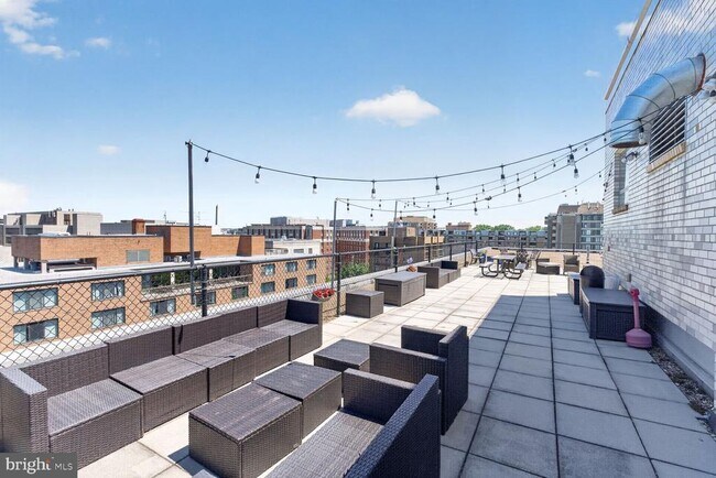 Building Photo - 730 24th St NW