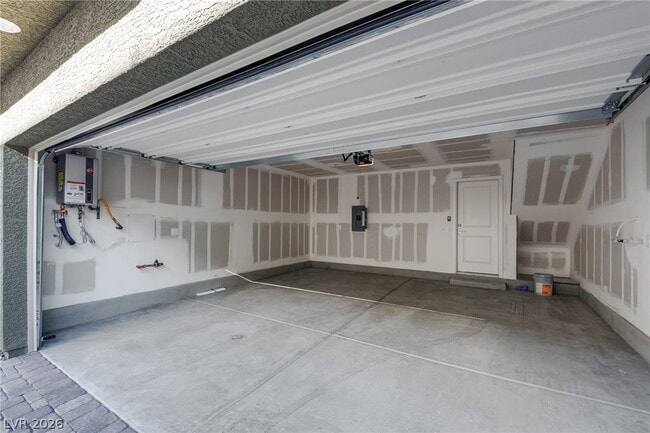 Building Photo - 5838 Kips Bay St