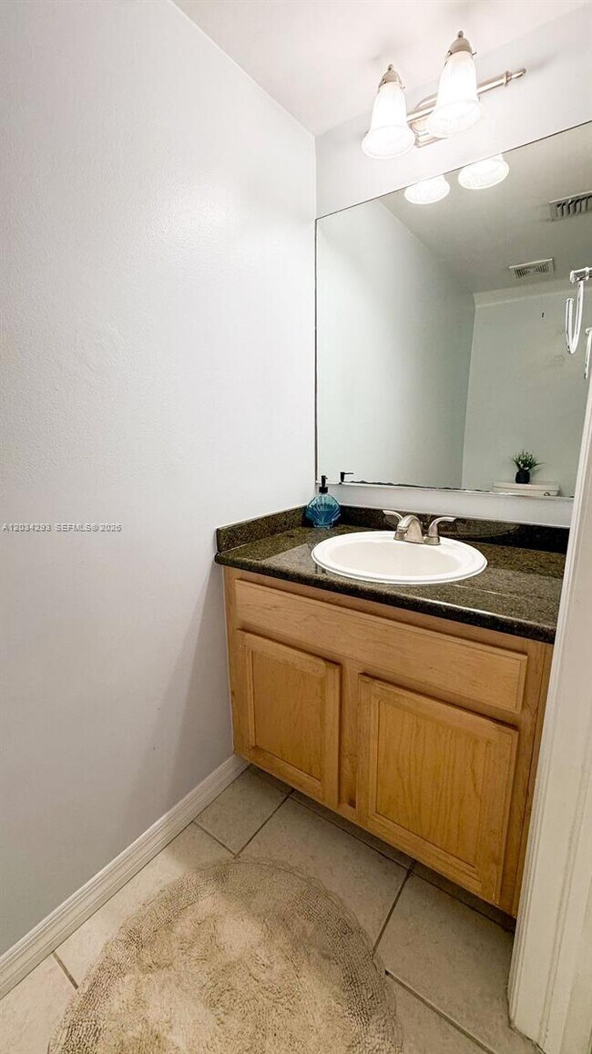 Building Photo - 1611 Veracruz Ln