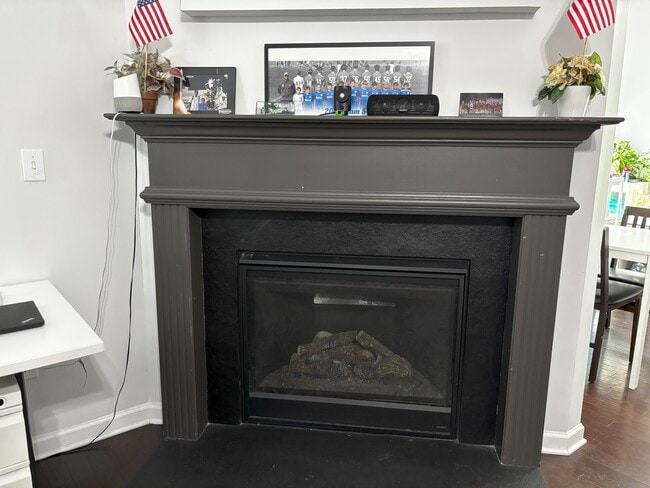 Building Photo - 5600 Moresby Ct