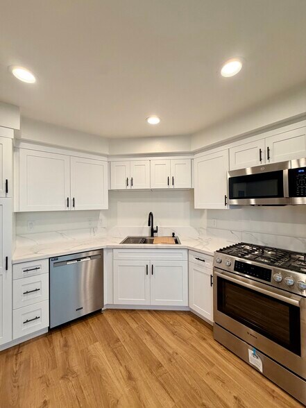 Kitchen 3 - 310 20th St