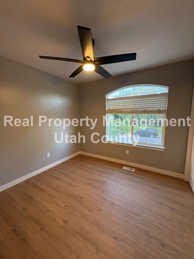 Building Photo - 692 W 410 N