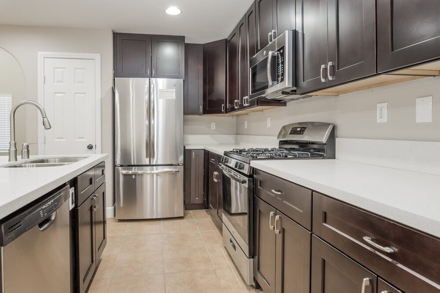 Building Photo - 5309 Las Cruces Heights St