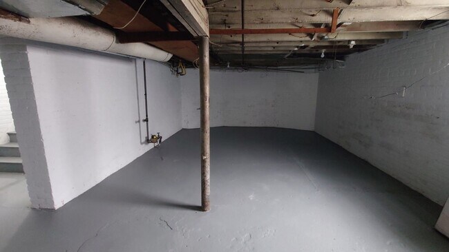 Building Photo - 1350 Alter Rd