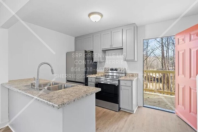 Building Photo - MOVE IN SPECIAL!! 1/2 OFF FIRST MONTHS REN...