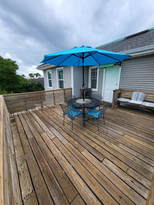 Off Bedroom - 2231 Marengo St