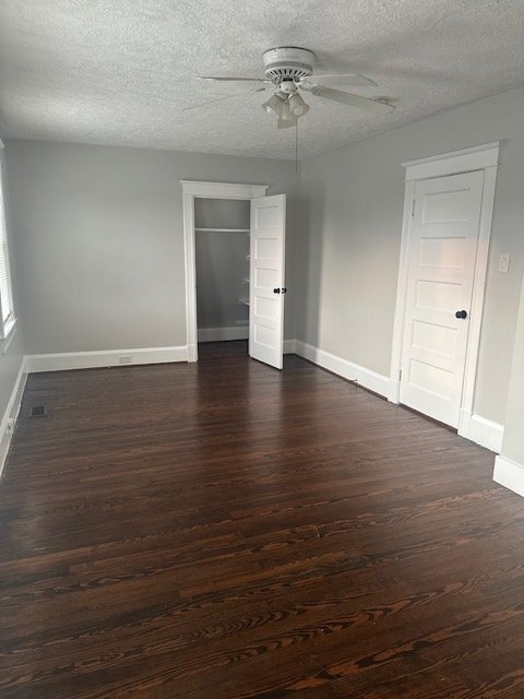 Building Photo - 2707 Roslyn Ave