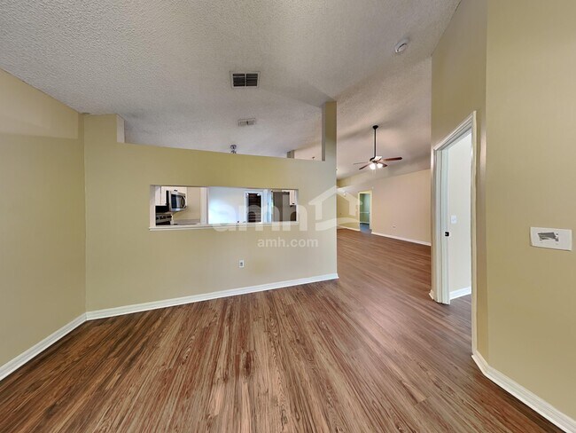 Building Photo - 2911 St James Ln