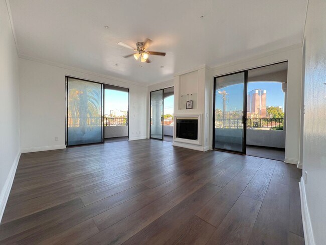 Building Photo - **555 Maine Ave #304 Long Beach** Upstairs 3 bedroom 2 bath - 2 weeks free OAC!!