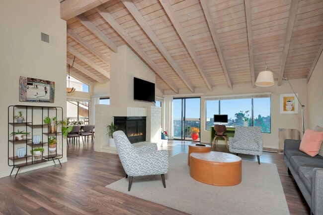 Building Photo - 2559 Caminito Muirfield