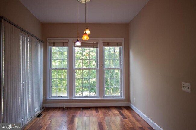 Building Photo - 2444 Terra Cotta Cir