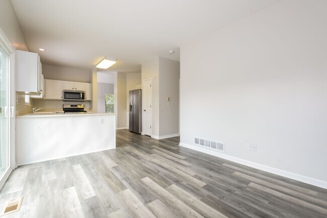 Building Photo - Newly update 4 bed/2.5 Bath in Parker