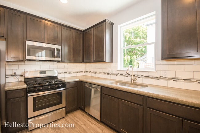 Building Photo - 437 NW 14th St