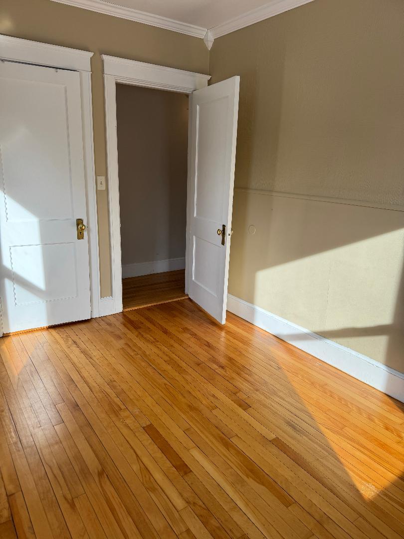 Building Photo - 868 Broadway